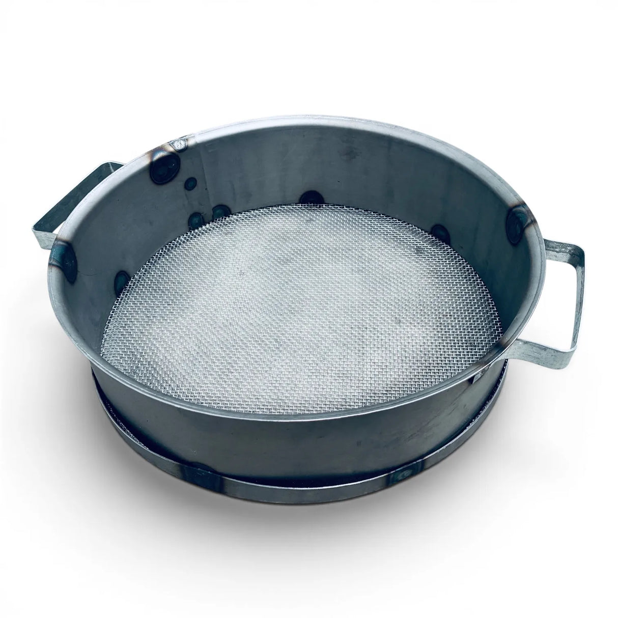 Construction sieve for bricklayers