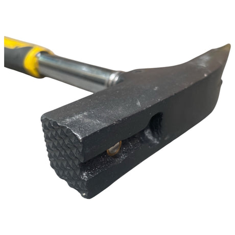 Carpenter roofing hammer with magnet