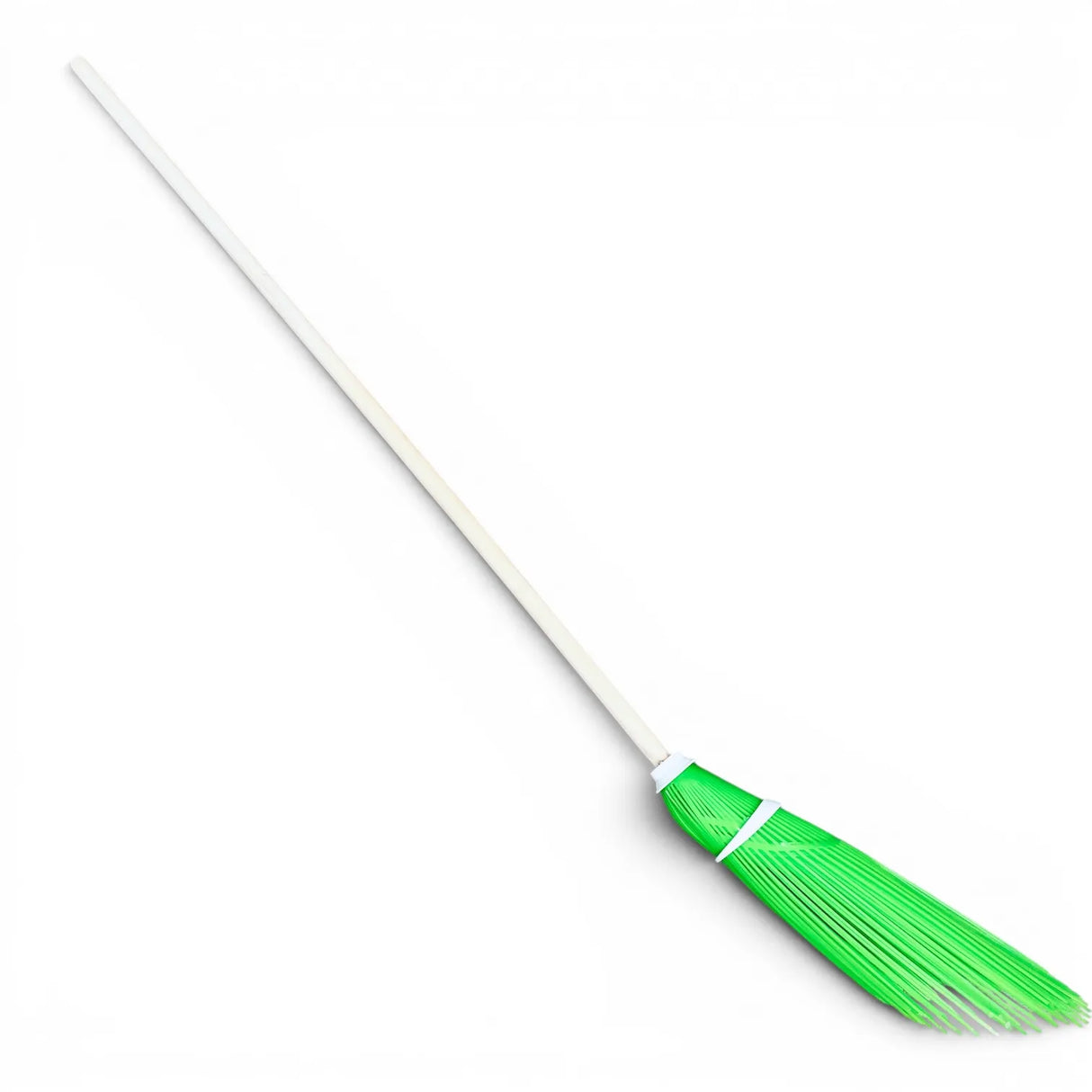 Green wire broom with 150cm wooden handle