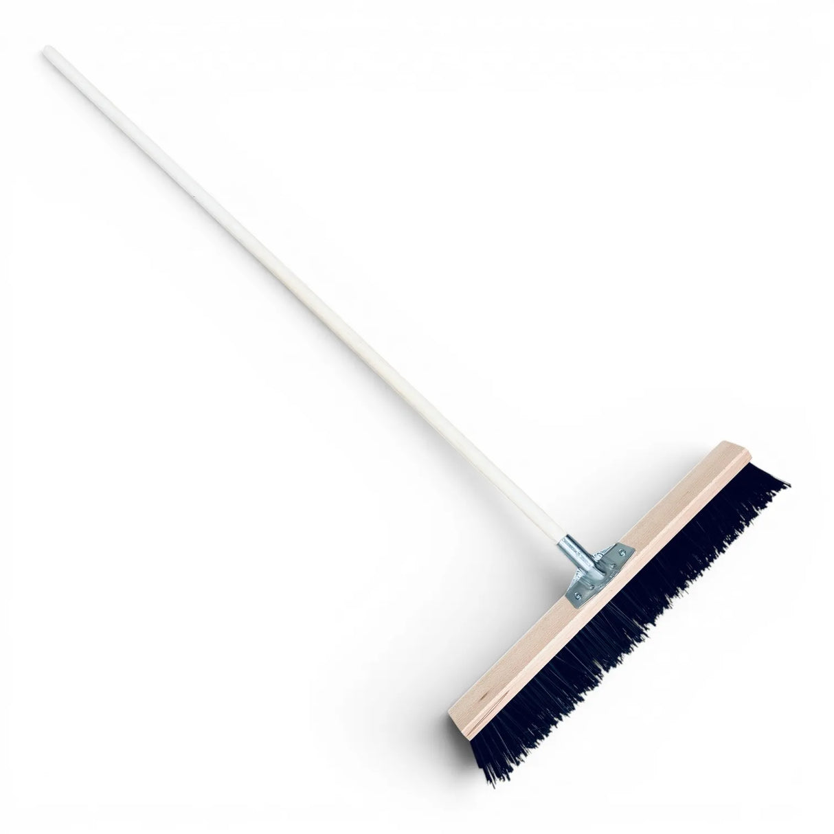 Industrial broom with 150cm wooden handle